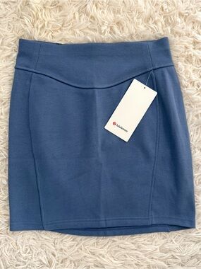 NWT lululemon athletica Scuba High Rise Dusty Blue Mini Skirt Size S